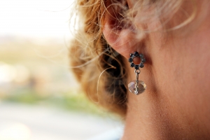 earring-1362836-m Píchání v uchu často bývá signálem ušního zánětu.